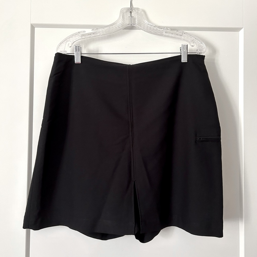 Women's Black Skort with Side Zip Pocket